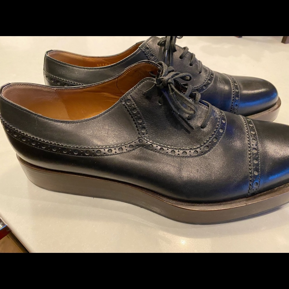 Gucci men’s lace up leather Oxford size 11